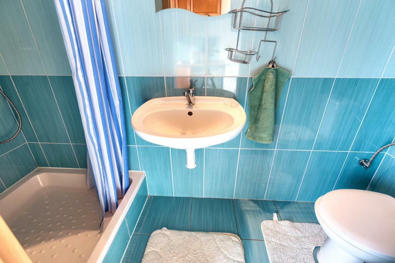 Apartmanovy Dom Red Hotel Bellegszencse Kültér fotó