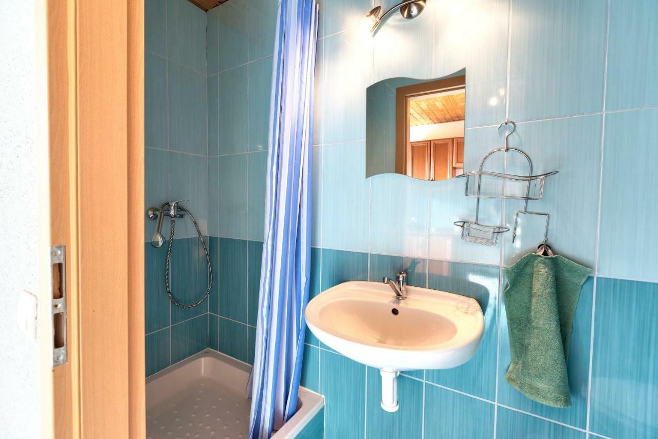 Apartmanovy Dom Red Hotel Bellegszencse Kültér fotó