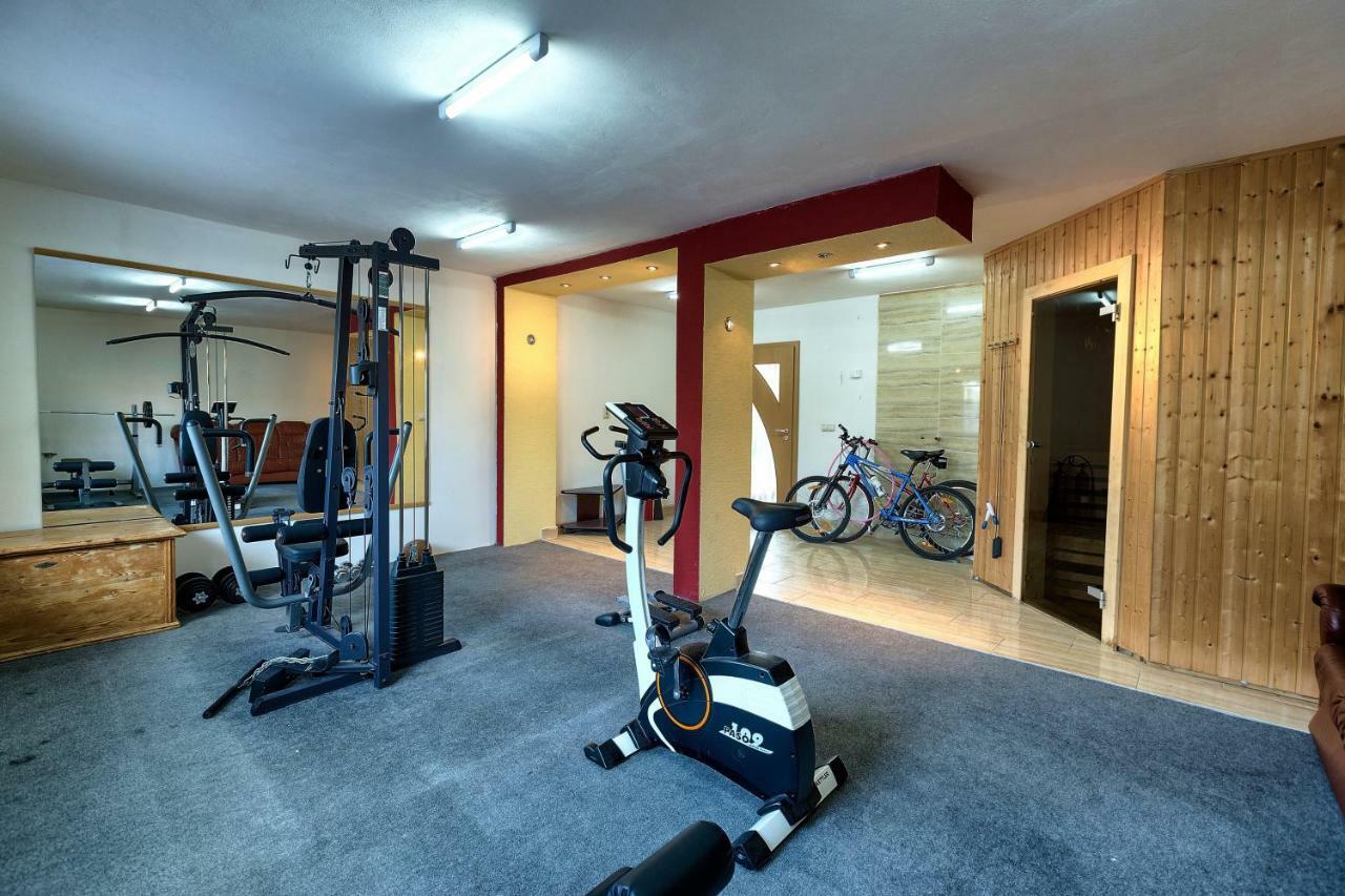 Apartmanovy Dom Red Hotel Bellegszencse Kültér fotó