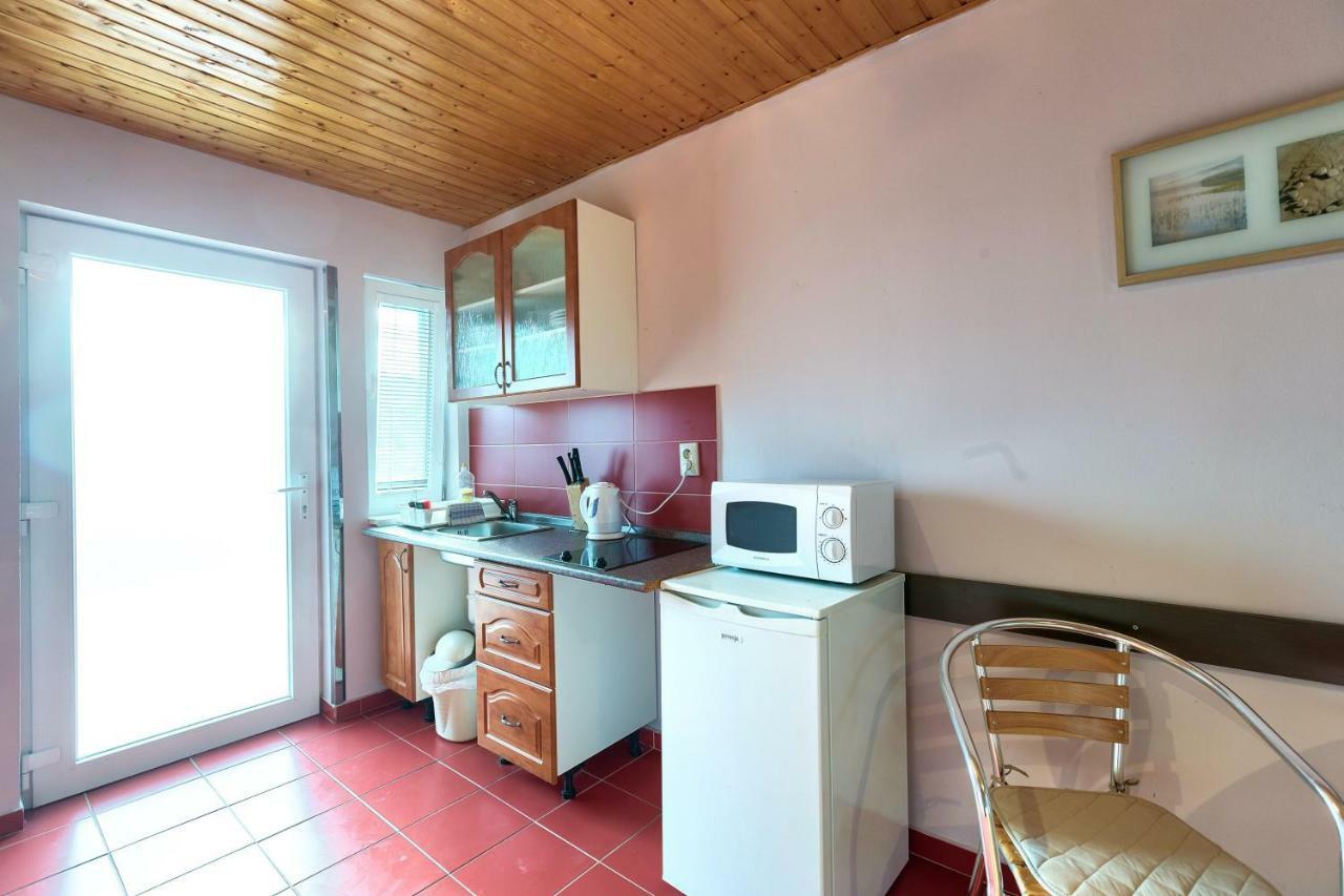 Apartmanovy Dom Red Hotel Bellegszencse Kültér fotó