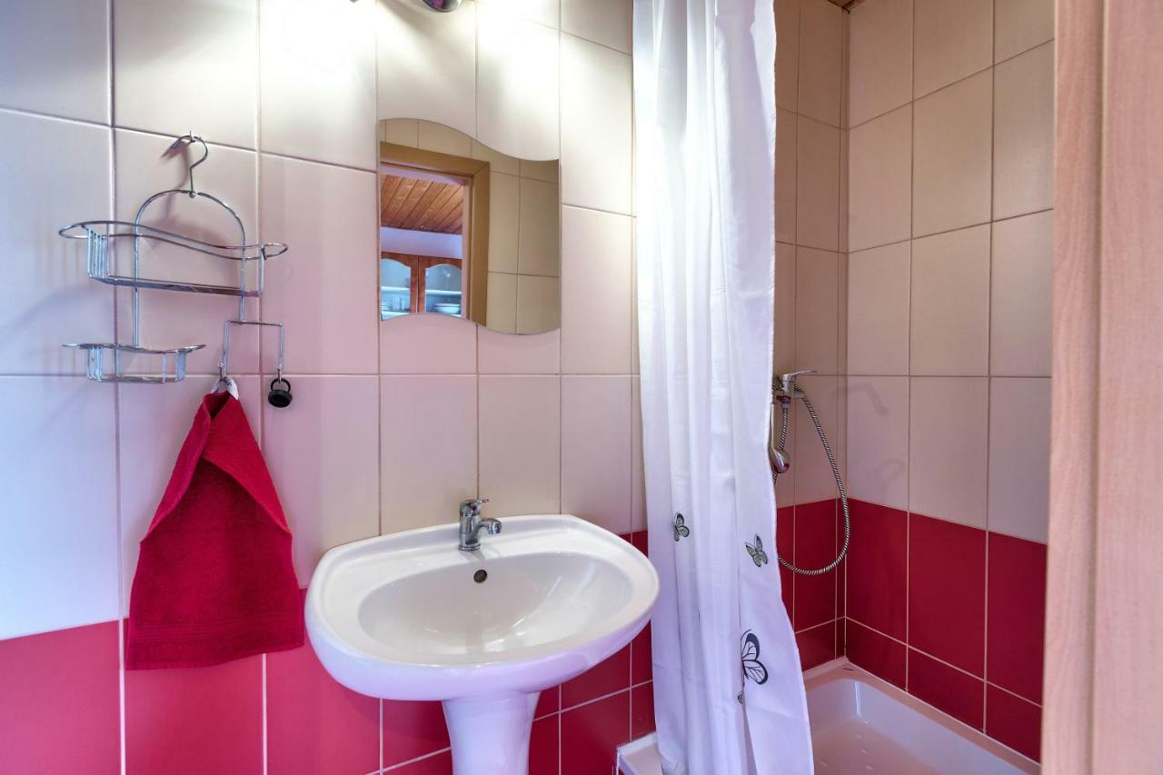 Apartmanovy Dom Red Hotel Bellegszencse Kültér fotó