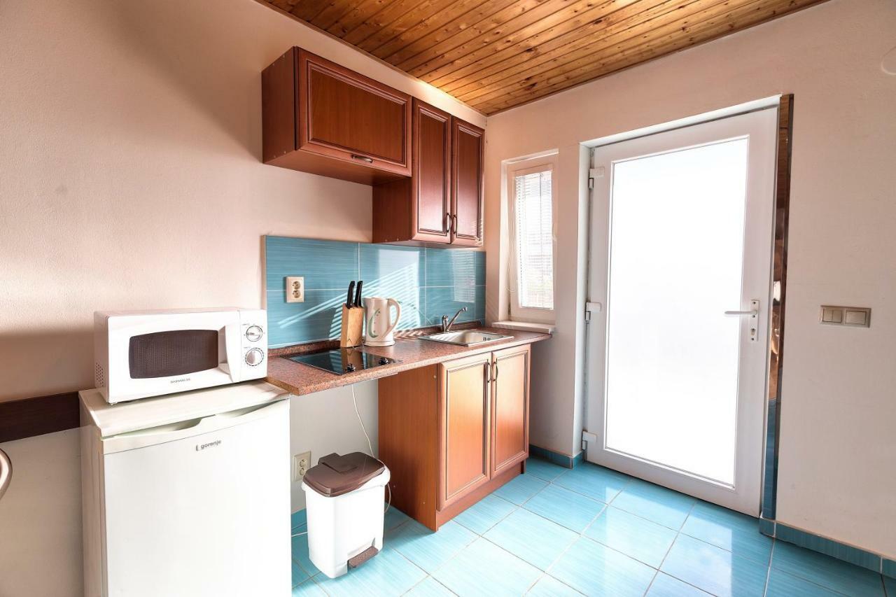 Apartmanovy Dom Red Hotel Bellegszencse Kültér fotó
