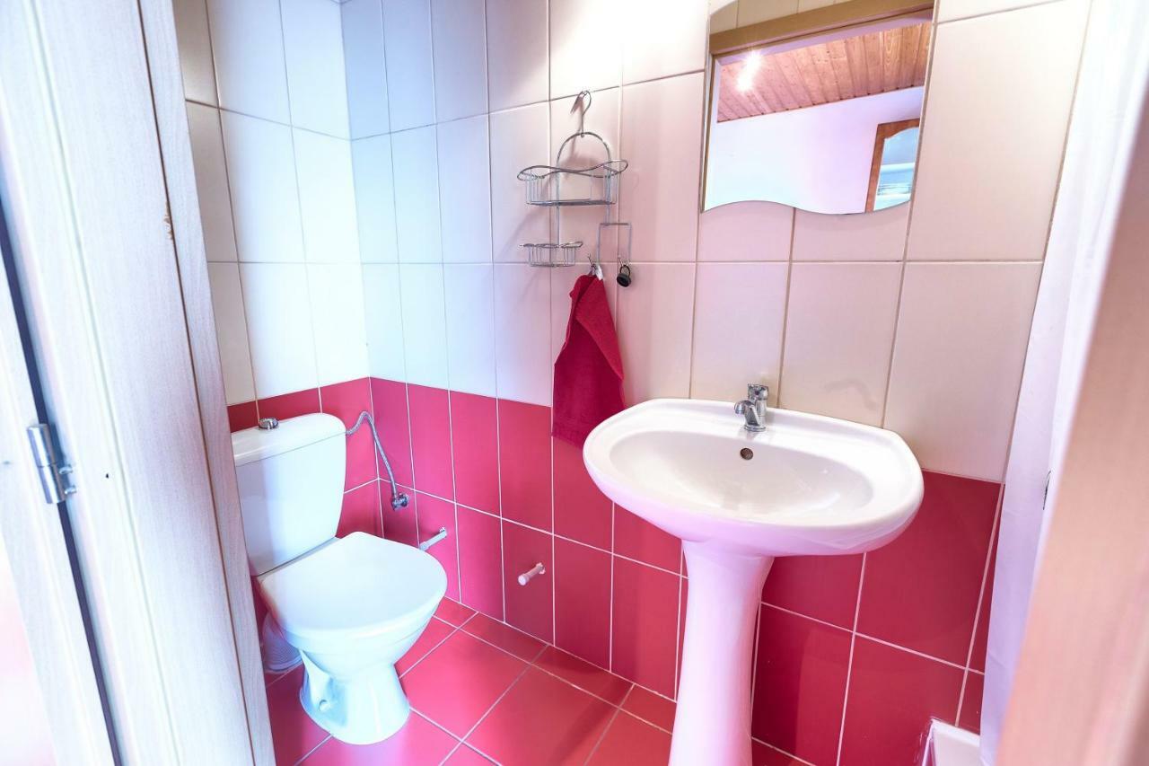 Apartmanovy Dom Red Hotel Bellegszencse Kültér fotó