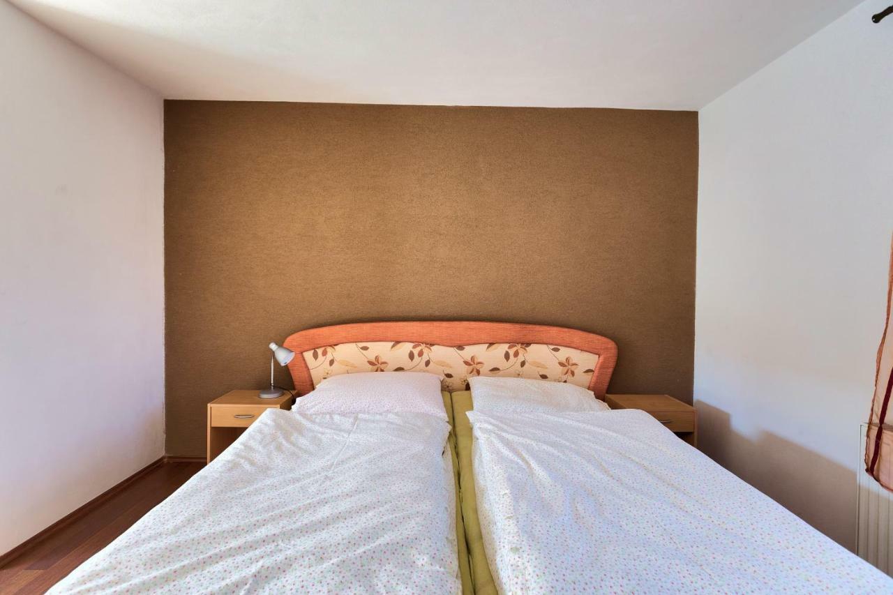 Apartmanovy Dom Red Hotel Bellegszencse Kültér fotó