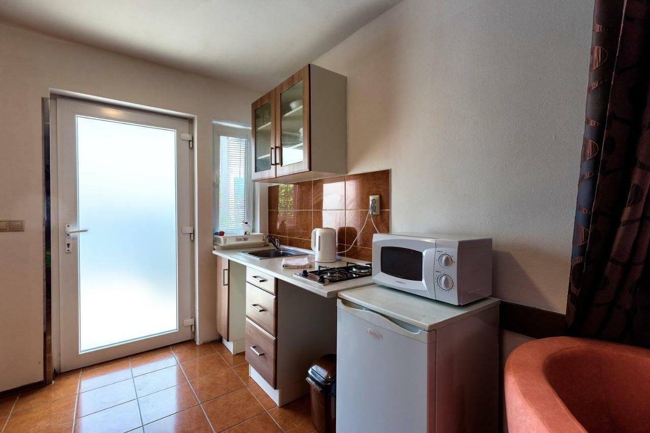 Apartmanovy Dom Red Hotel Bellegszencse Kültér fotó
