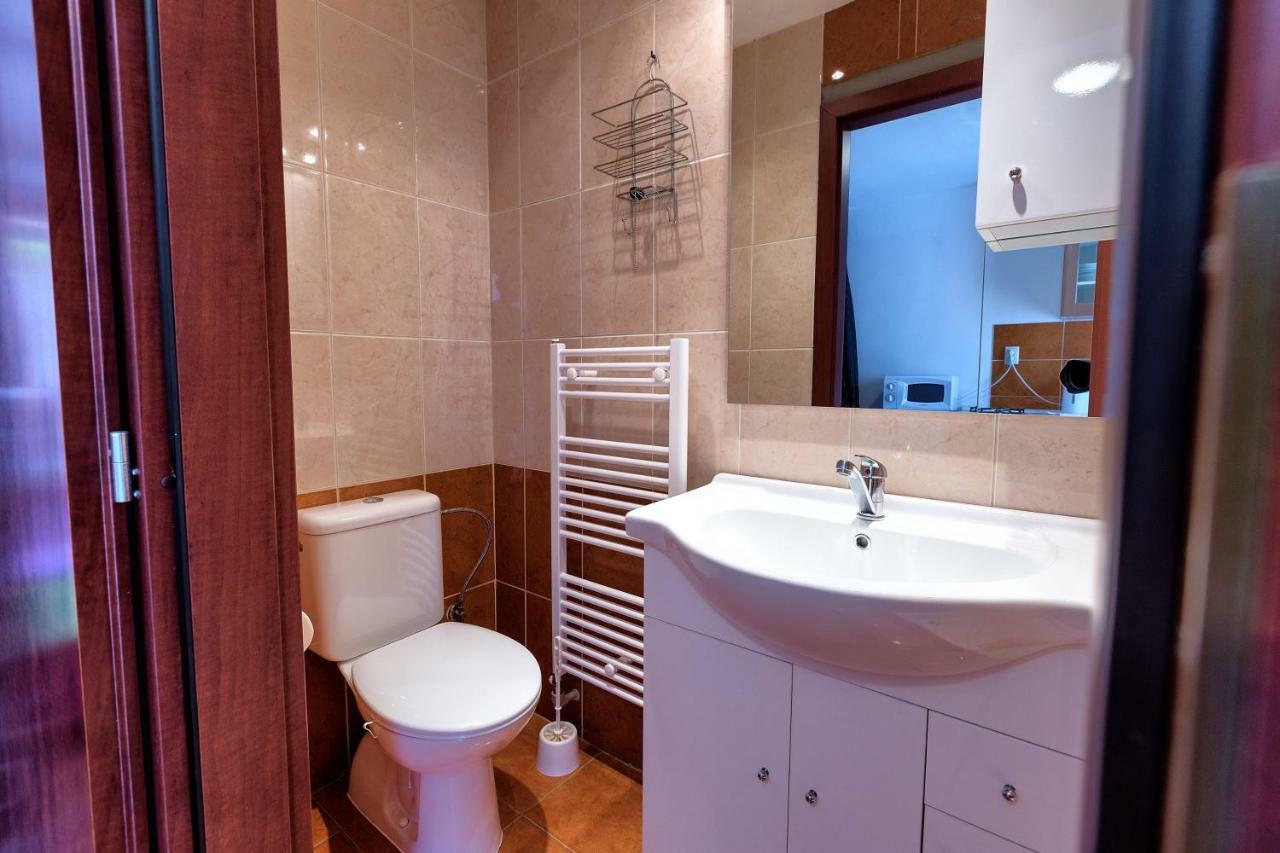 Apartmanovy Dom Red Hotel Bellegszencse Kültér fotó
