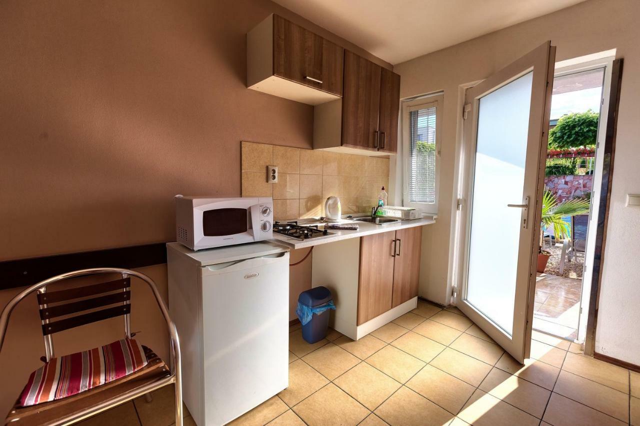 Apartmanovy Dom Red Hotel Bellegszencse Kültér fotó