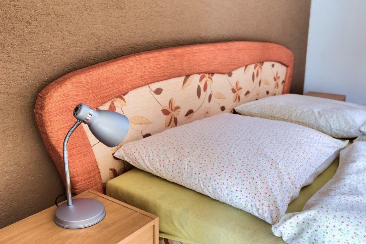 Apartmanovy Dom Red Hotel Bellegszencse Kültér fotó