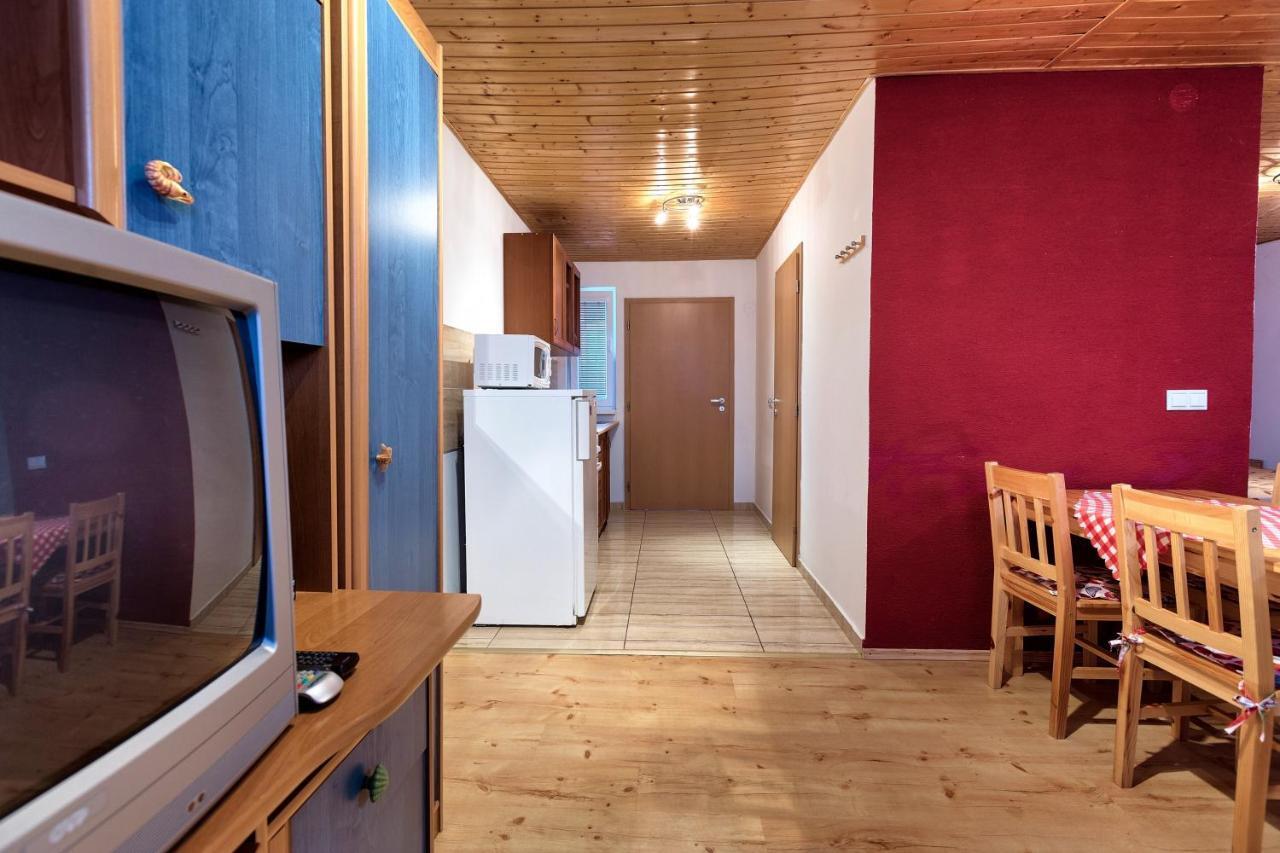 Apartmanovy Dom Red Hotel Bellegszencse Kültér fotó