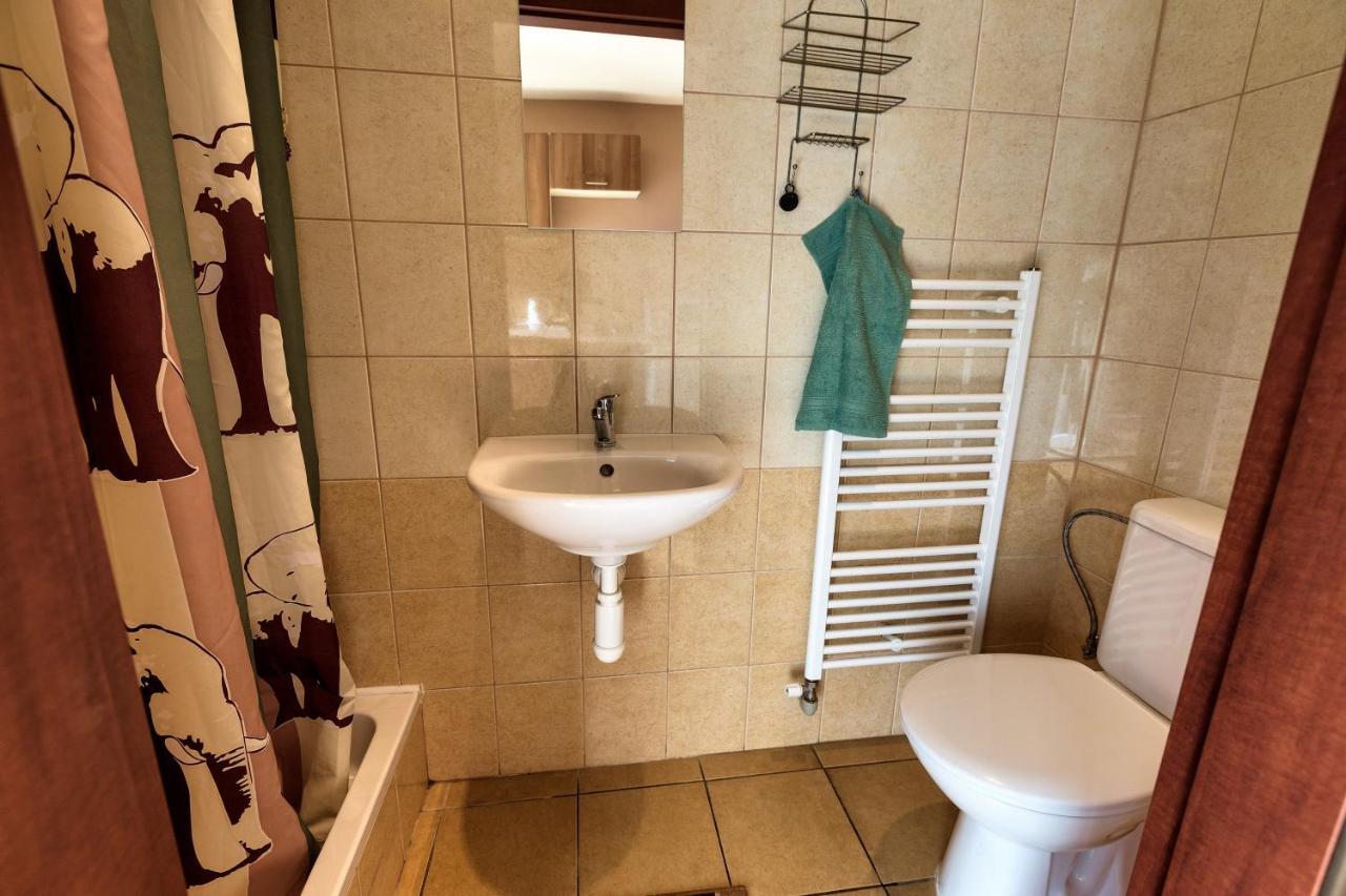 Apartmanovy Dom Red Hotel Bellegszencse Kültér fotó