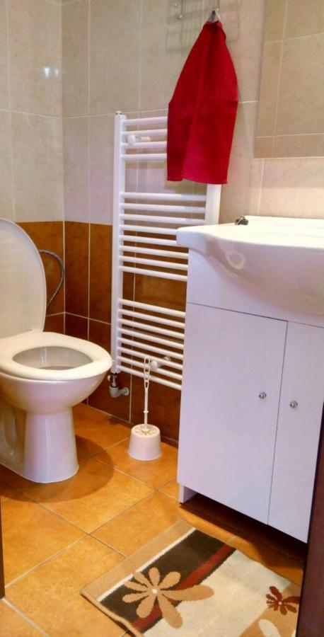 Apartmanovy Dom Red Hotel Bellegszencse Kültér fotó